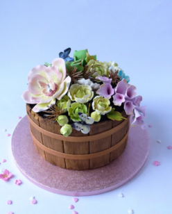 Flower tug cake